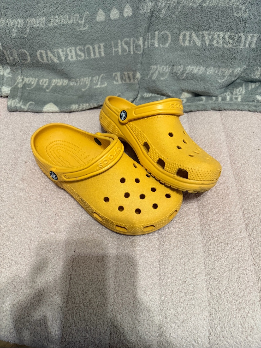 Crocs Mango Women’s size 8 men’s size 6